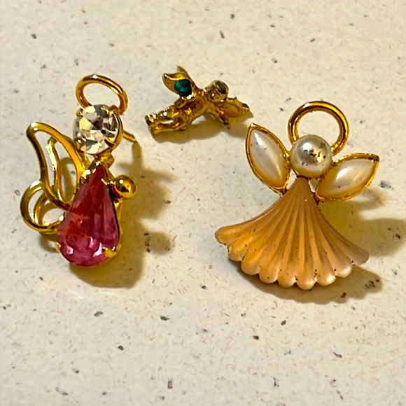 Trio of Vintage Angel Lapel Pins. - Picture 2 of 3